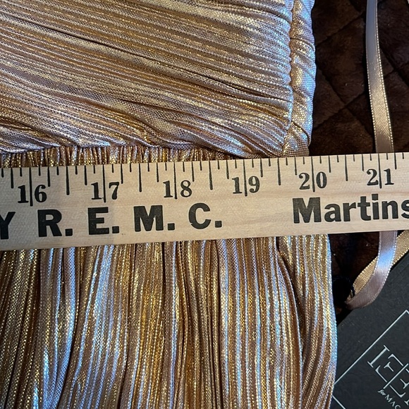 NWT Mac Duggal Metallic Ruched A-Line Gown Size 16 - Picture 12 of 16